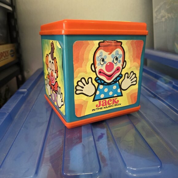 Vintage 1976 MATTEL Jack in the Box Music Crank Clown Toy Plastic Working - Picture 3 of 11